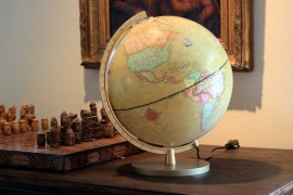 Globe terrestre "à l'antique"