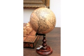 Globe terrestre Trianon 1710